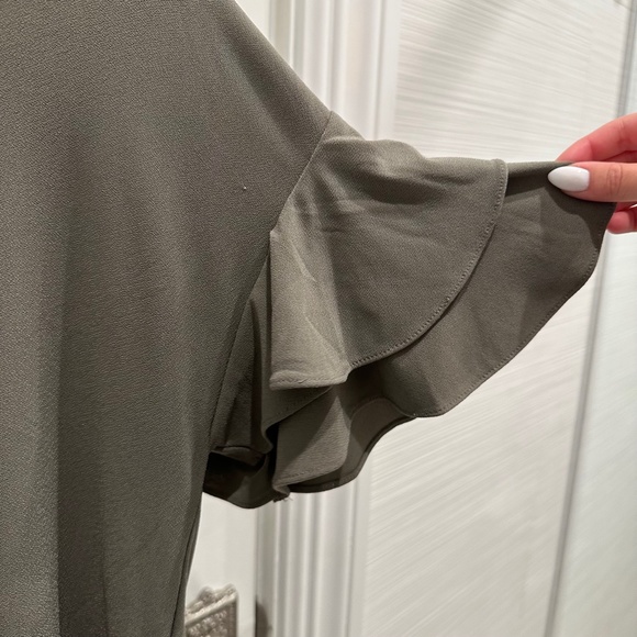 INC petite top with ruffle sleeve detail - Picture 3 of 4